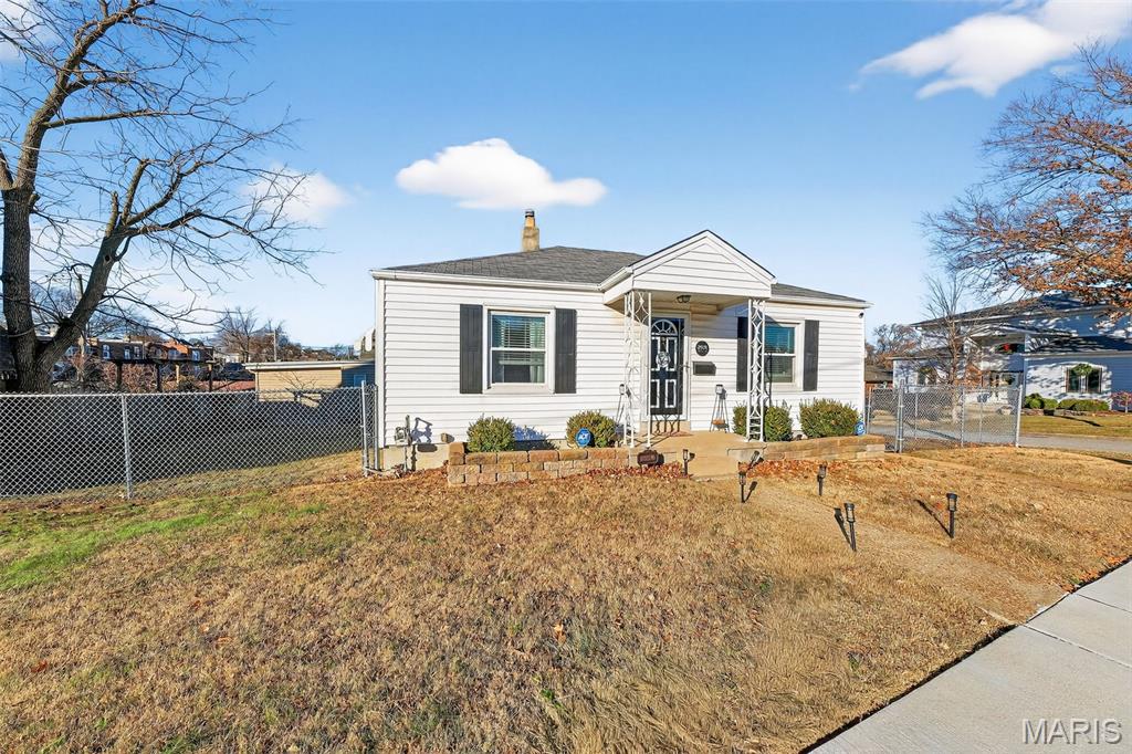 2501 Sublette Avenue