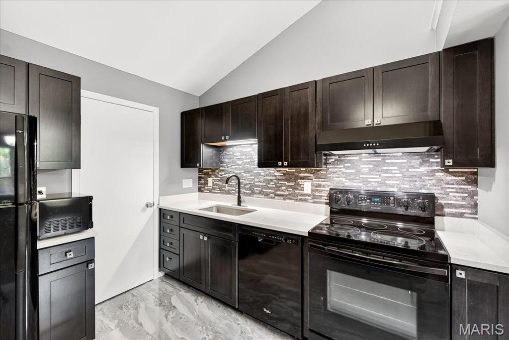 Ballwin, Missouri 63021, United States, 2 Bedrooms Bedrooms, ,1 BathroomBathrooms,Residential,Active,190378