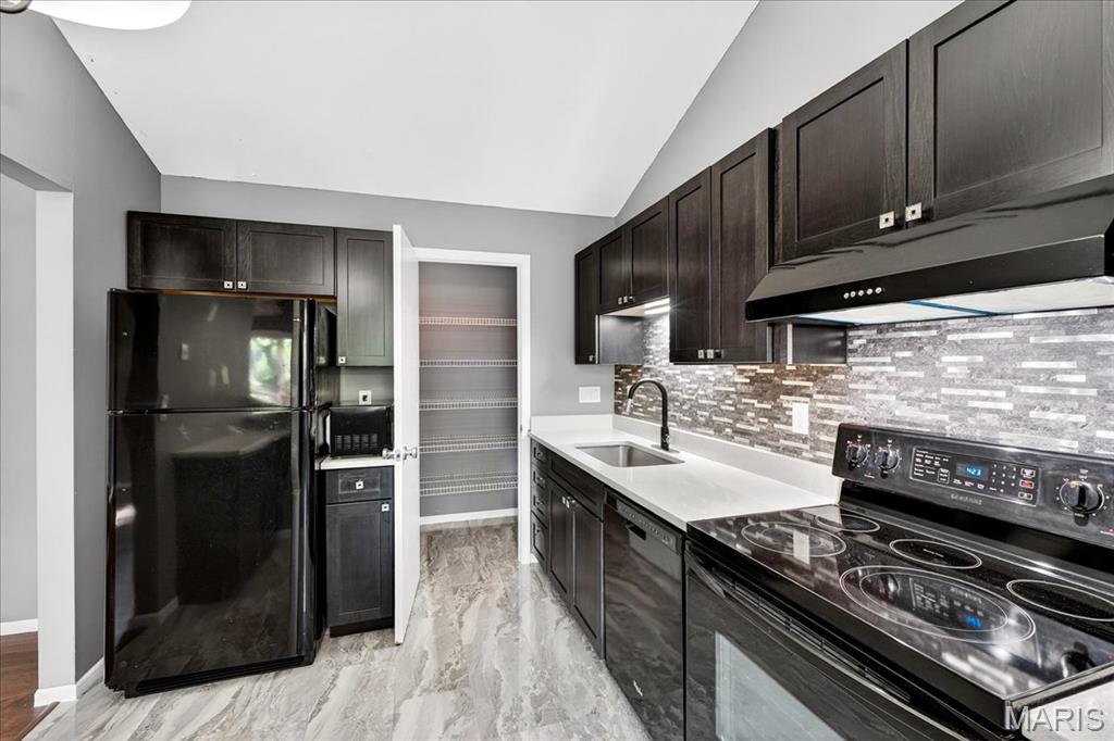 Ballwin, Missouri 63021, United States, 2 Bedrooms Bedrooms, ,1 BathroomBathrooms,Residential,Active,190378