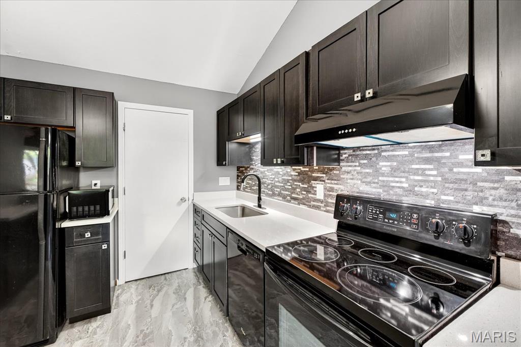 Ballwin, Missouri 63021, United States, 2 Bedrooms Bedrooms, ,1 BathroomBathrooms,Residential,Active,190378