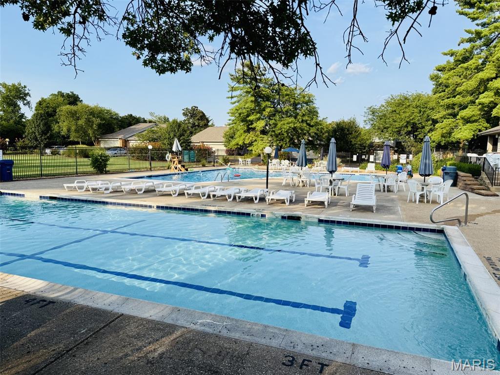 Ballwin, Missouri 63021, United States, 2 Bedrooms Bedrooms, ,1 BathroomBathrooms,Residential,Active,190378