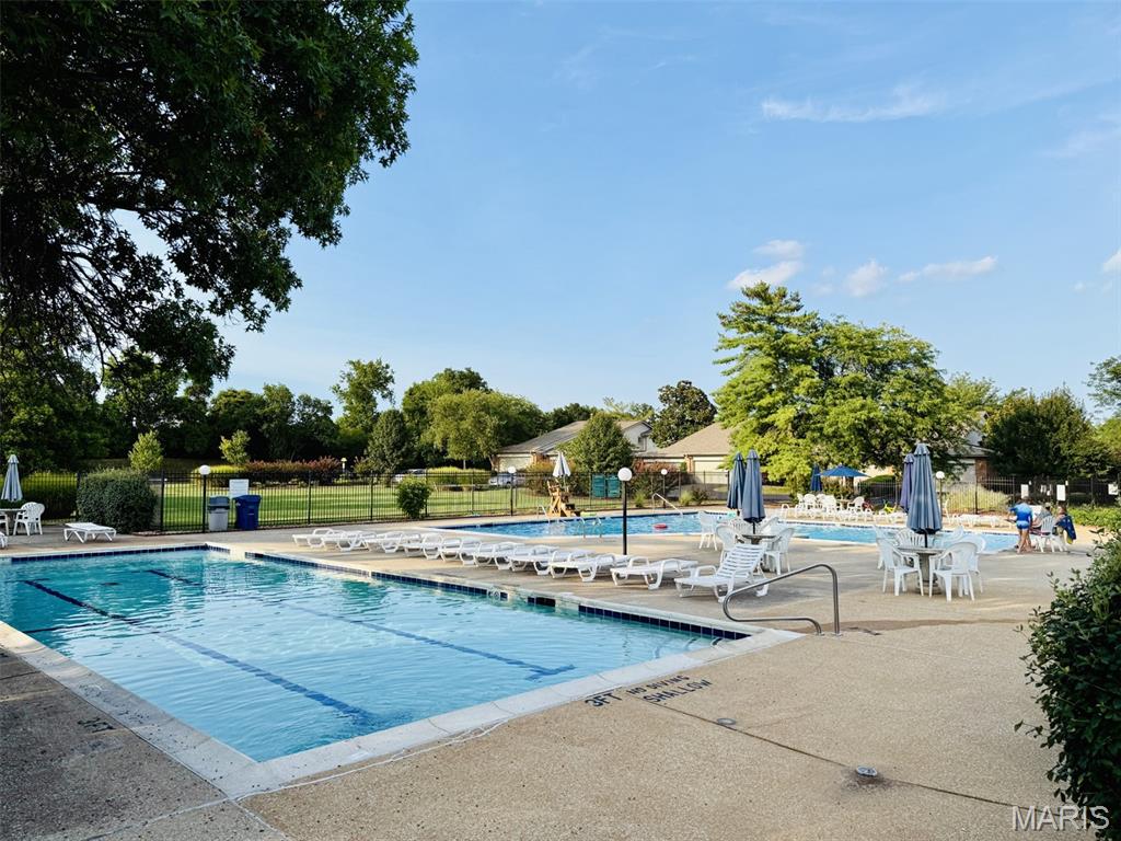 Ballwin, Missouri 63021, United States, 2 Bedrooms Bedrooms, ,1 BathroomBathrooms,Residential,Active,190378