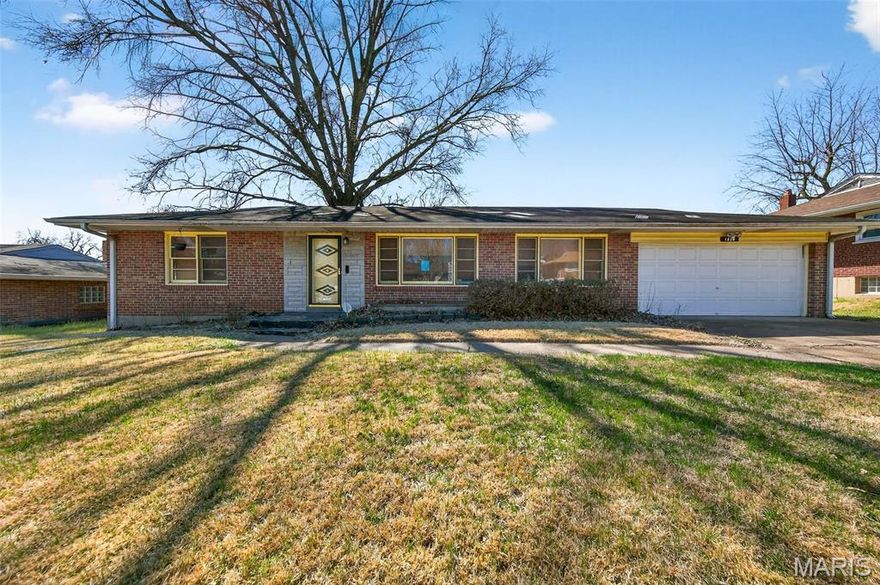 Opportunity awaits with this 4 bed, 2 bath home in a great location.  The main floor has 3 large bedroom, living room, kitchen, & full bathroom.  The partially finished basement has a bedroom, full bathroom, and recreational area.   This property is now active in an online auction. All offers must be submitted through the property's listing page on WWW.AUCTION.COM. The sale will be subject to a 5% buyer's premium pursuant to the Auction Terms and Conditions (minimums may apply). All auction bids will be processed subject to seller approval. If your offer is accepted, you agree to an offer submission technology fee of $212.00. The fee will be collected & disbursed by the settlement agent at closing.   **Under FinCEN s new RRE Rule, transfers will be subject to reporting when buyers use entities or trusts to take title to residential real estate, when the transaction is all cash, privately financed or HELOC**