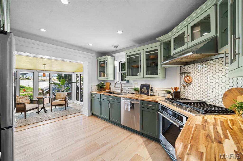 Lavinia Gardens - Residential