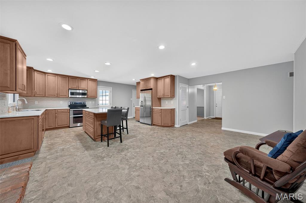 St Louis, Missouri 63141, United States, 4 Bedrooms Bedrooms, ,3 BathroomsBathrooms,Residential,Active,228945