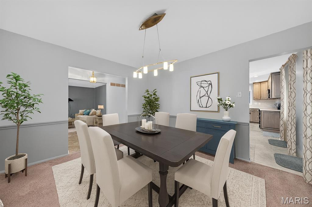 St Louis, Missouri 63141, United States, 4 Bedrooms Bedrooms, ,3 BathroomsBathrooms,Residential,Active,228945