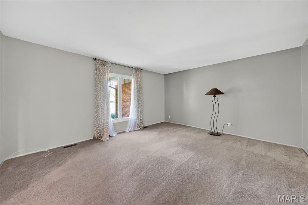 St Louis, Missouri 63141, United States, 4 Bedrooms Bedrooms, ,3 BathroomsBathrooms,Residential,Active,228945