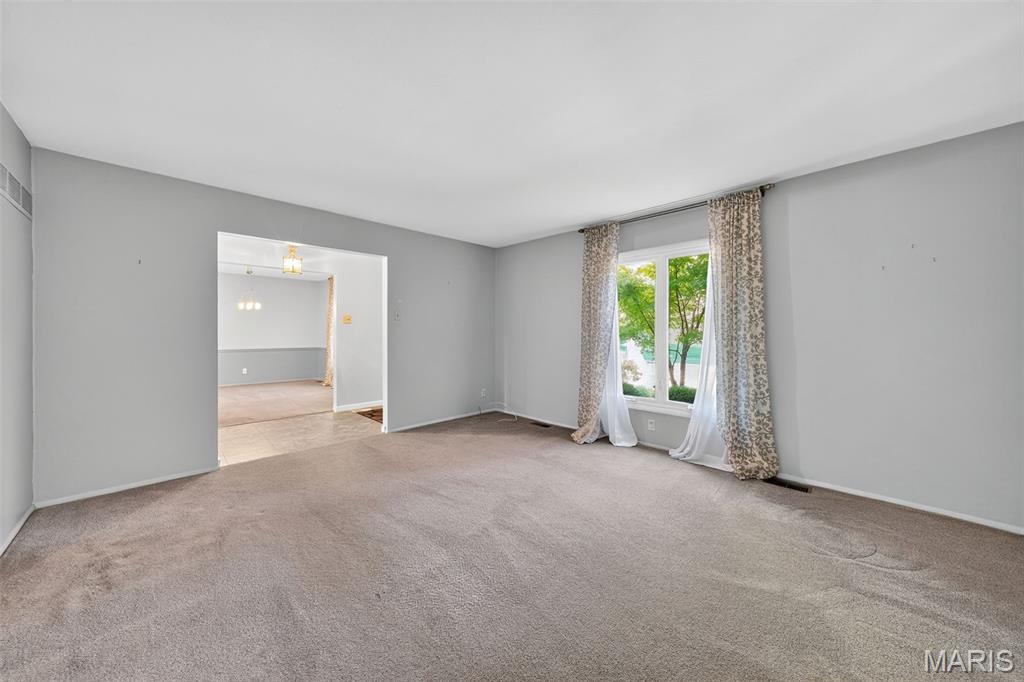 St Louis, Missouri 63141, United States, 4 Bedrooms Bedrooms, ,3 BathroomsBathrooms,Residential,Active,228945