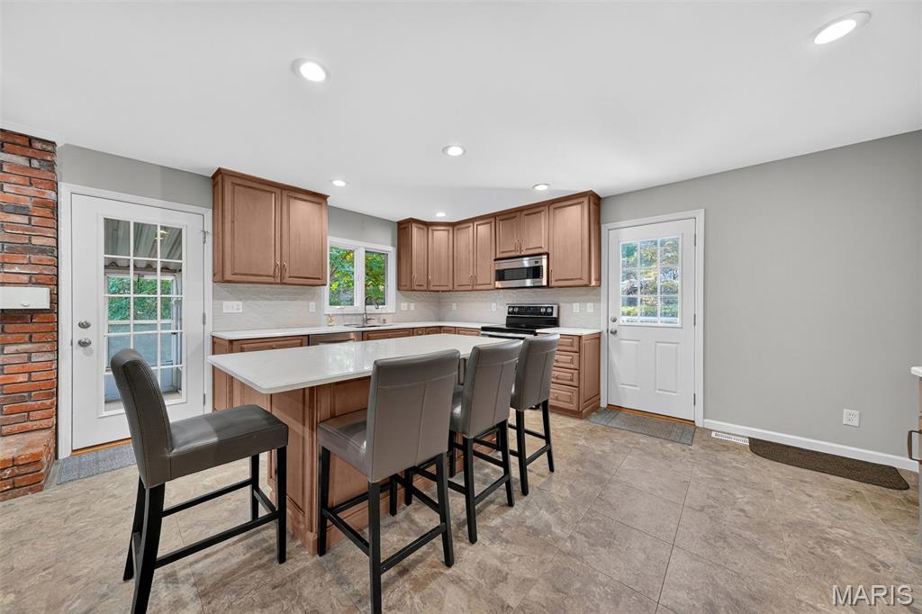 St Louis, Missouri 63141, United States, 4 Bedrooms Bedrooms, ,3 BathroomsBathrooms,Residential,Active,228945