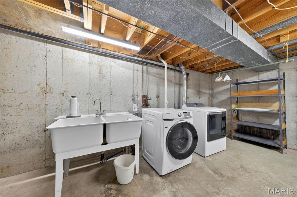 St Louis, Missouri 63141, United States, 4 Bedrooms Bedrooms, ,3 BathroomsBathrooms,Residential,Active,228945