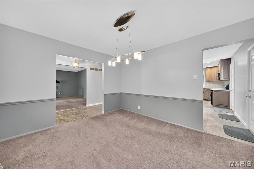 St Louis, Missouri 63141, United States, 4 Bedrooms Bedrooms, ,3 BathroomsBathrooms,Residential,Active,228945