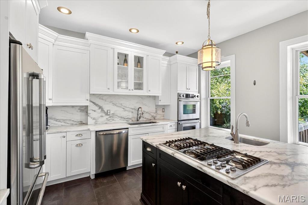 St Louis, Missouri 63108, United States, 4 Bedrooms Bedrooms, ,3 BathroomsBathrooms,Residential,Pending,201747