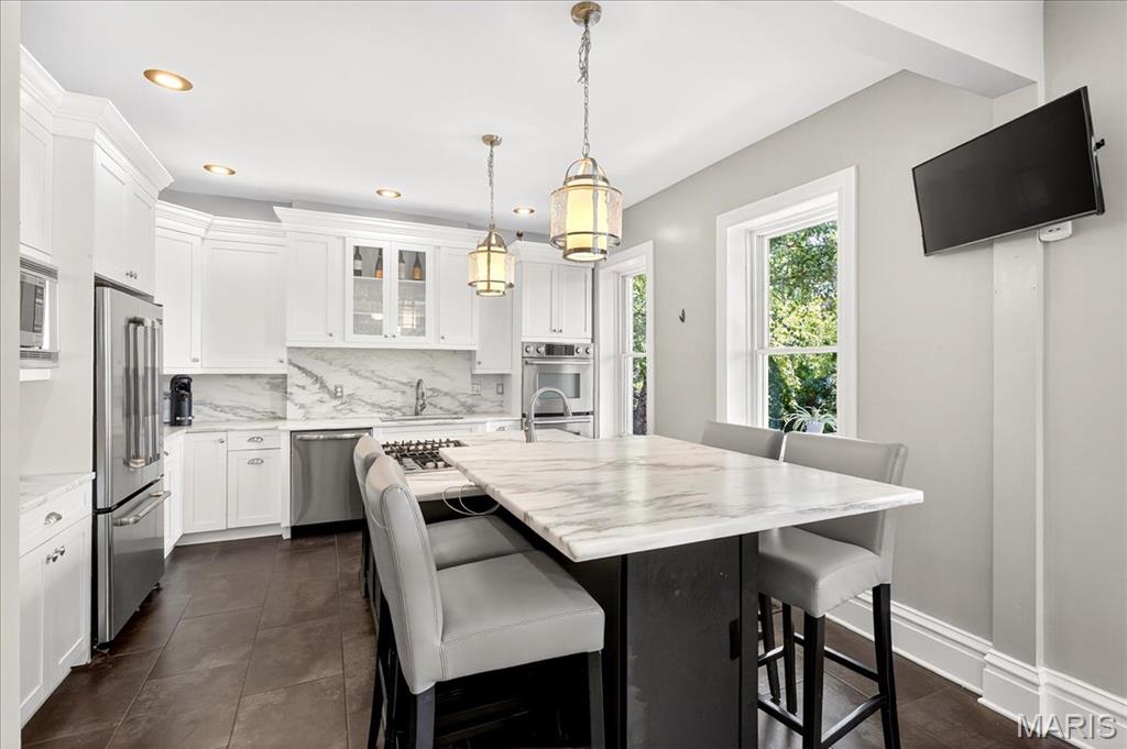 St Louis, Missouri 63108, United States, 4 Bedrooms Bedrooms, ,3 BathroomsBathrooms,Residential,Pending,201747