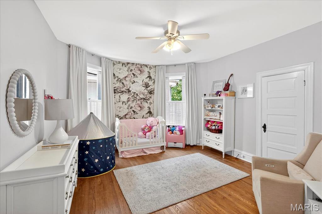 St Louis, Missouri 63108, United States, 4 Bedrooms Bedrooms, ,3 BathroomsBathrooms,Residential,Pending,201747