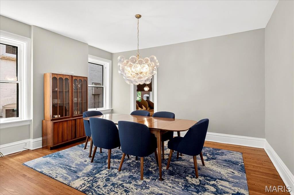 St Louis, Missouri 63108, United States, 4 Bedrooms Bedrooms, ,3 BathroomsBathrooms,Residential,Pending,201747