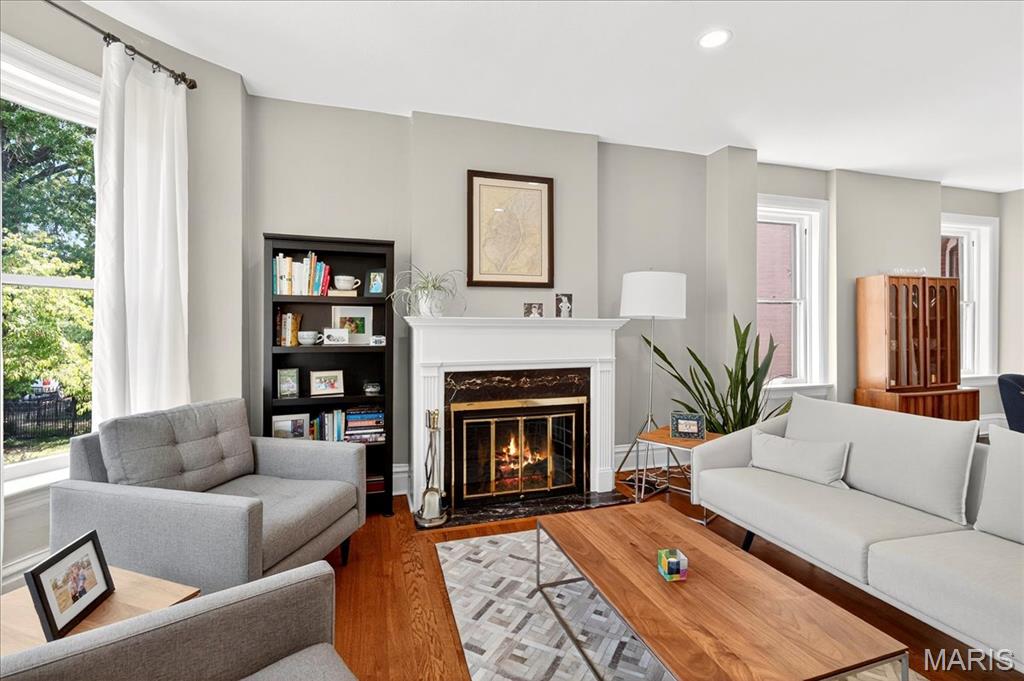 St Louis, Missouri 63108, United States, 4 Bedrooms Bedrooms, ,3 BathroomsBathrooms,Residential,Pending,201747