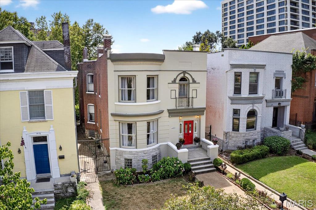 St Louis, Missouri 63108, United States, 4 Bedrooms Bedrooms, ,3 BathroomsBathrooms,Residential,Pending,201747