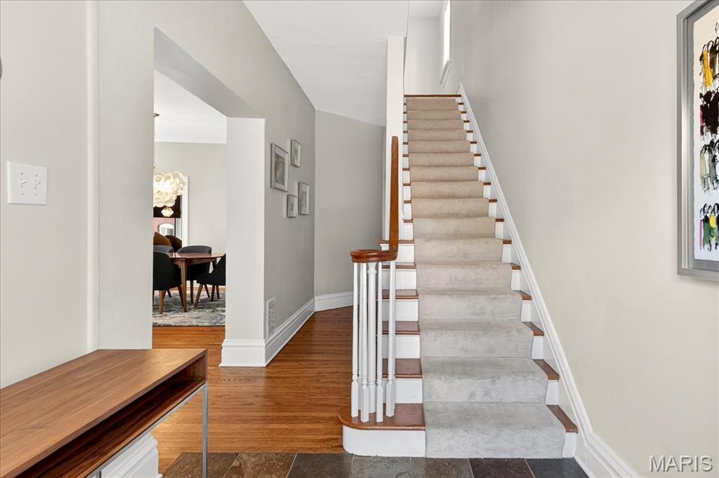 St Louis, Missouri 63108, United States, 4 Bedrooms Bedrooms, ,3 BathroomsBathrooms,Residential,Pending,201747