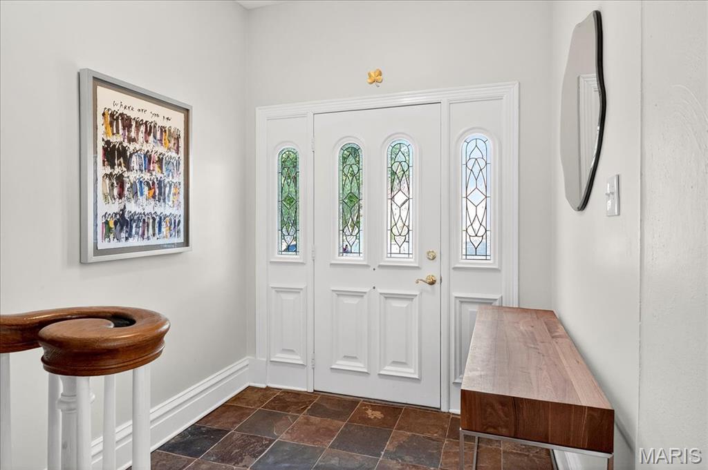 St Louis, Missouri 63108, United States, 4 Bedrooms Bedrooms, ,3 BathroomsBathrooms,Residential,Pending,201747