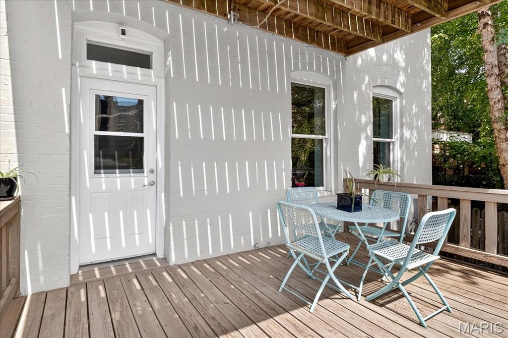 St Louis, Missouri 63108, United States, 4 Bedrooms Bedrooms, ,3 BathroomsBathrooms,Residential,Pending,201747