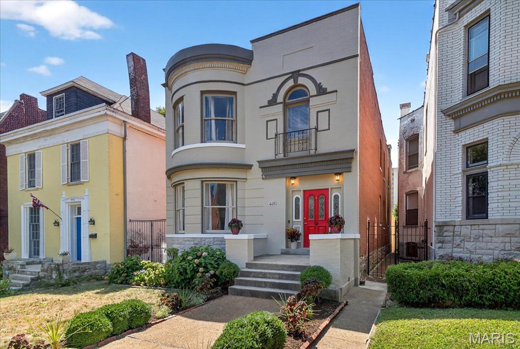 St Louis, Missouri 63108, United States, 4 Bedrooms Bedrooms, ,3 BathroomsBathrooms,Residential,Pending,201747