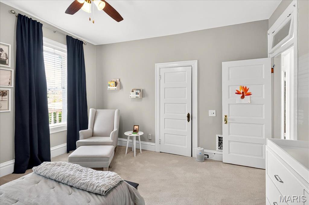 St Louis, Missouri 63108, United States, 4 Bedrooms Bedrooms, ,3 BathroomsBathrooms,Residential,Pending,201747