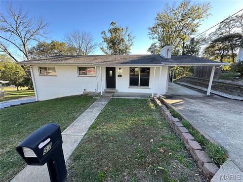 57 Lois Lane Fenton MO 63026