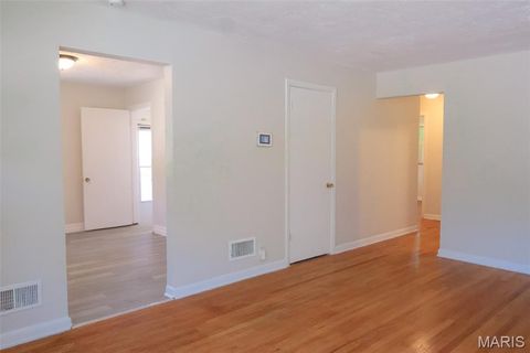 Tiny photo for 4300 Begg Boulevard, Northwoods, MO 63121 (MLS # 26030741)