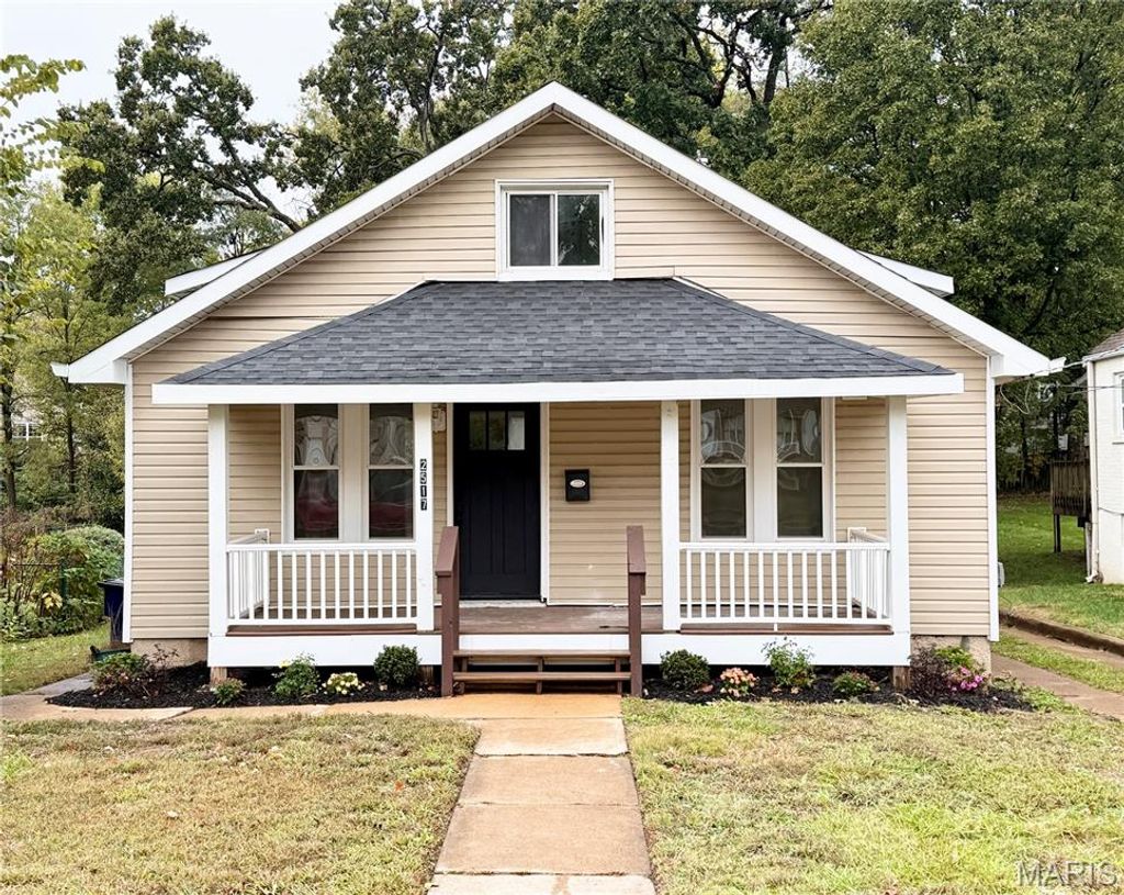 Photo of 2517 Bremerton Road, Rock Hill, MO 63144 (MLS # 25072721)