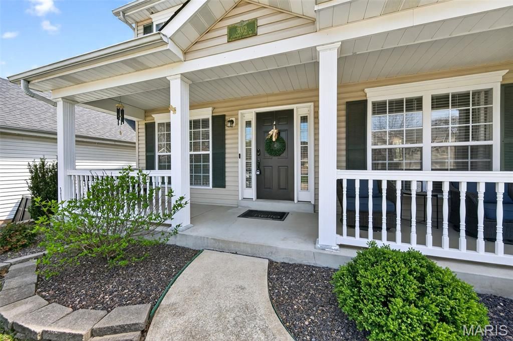 Photo of 3012 Crimson Oaks Drive, Fenton, MO 63026 (MLS # 26019341)