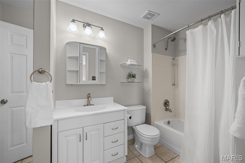 Sandalwood Creek Condo Ph Two-A - Residential