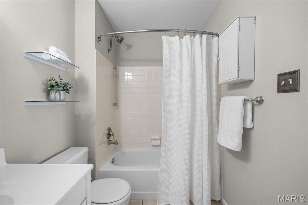 Sandalwood Creek Condo Ph Two-A - Residential