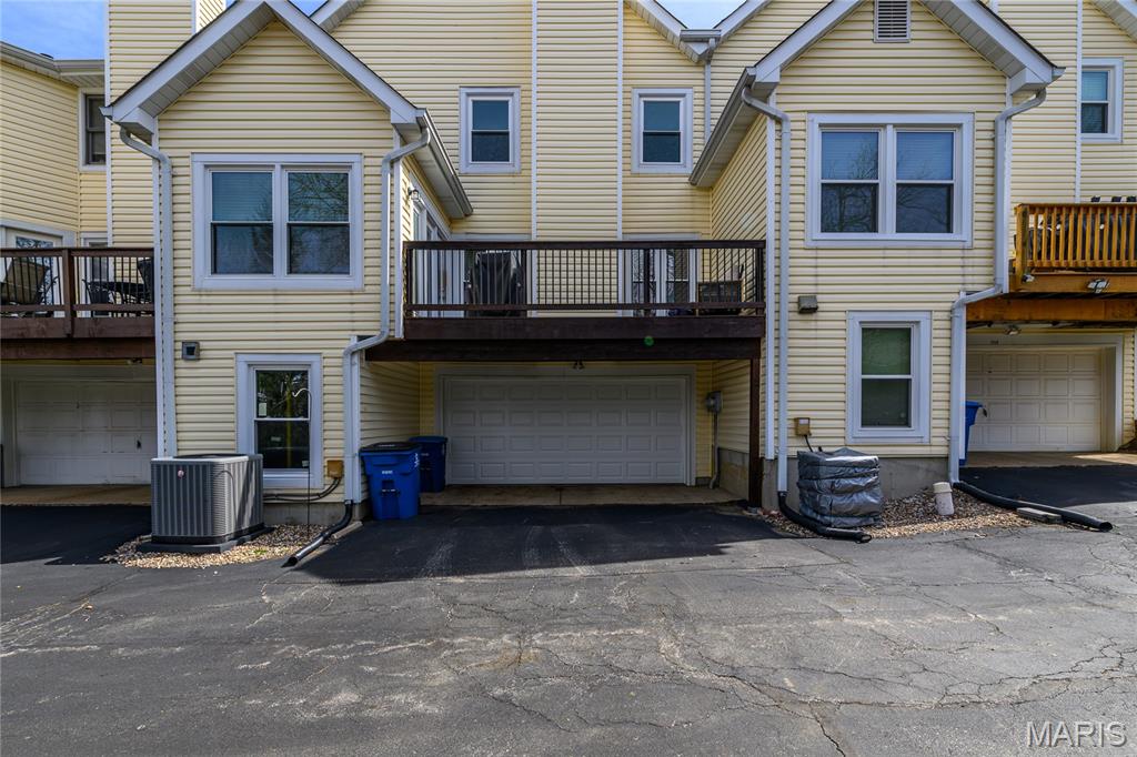 White Gate Farms Condo Amd - Residential