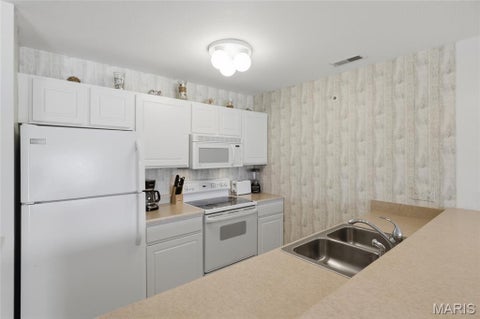 Tiny photo for 418 Regatta Bay Drive #3C, Lake Ozark, MO 65049 (MLS # 26056428)