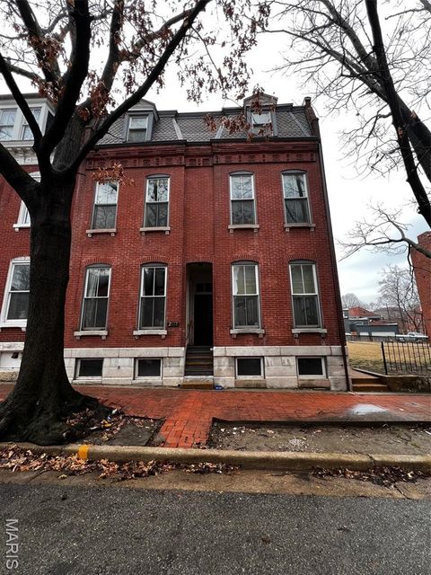 Photo of 2317 S 10th Street, St Louis, MO 63104 (MLS # 26012550)