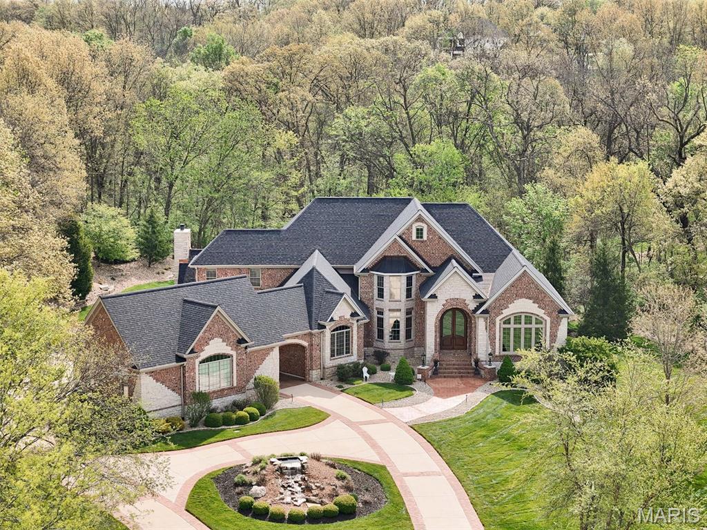 990 Stonecastle Drive