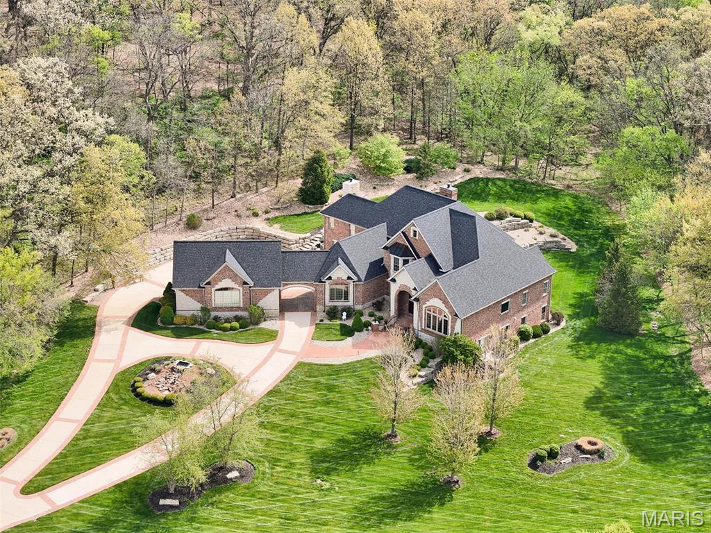990 Stonecastle Drive