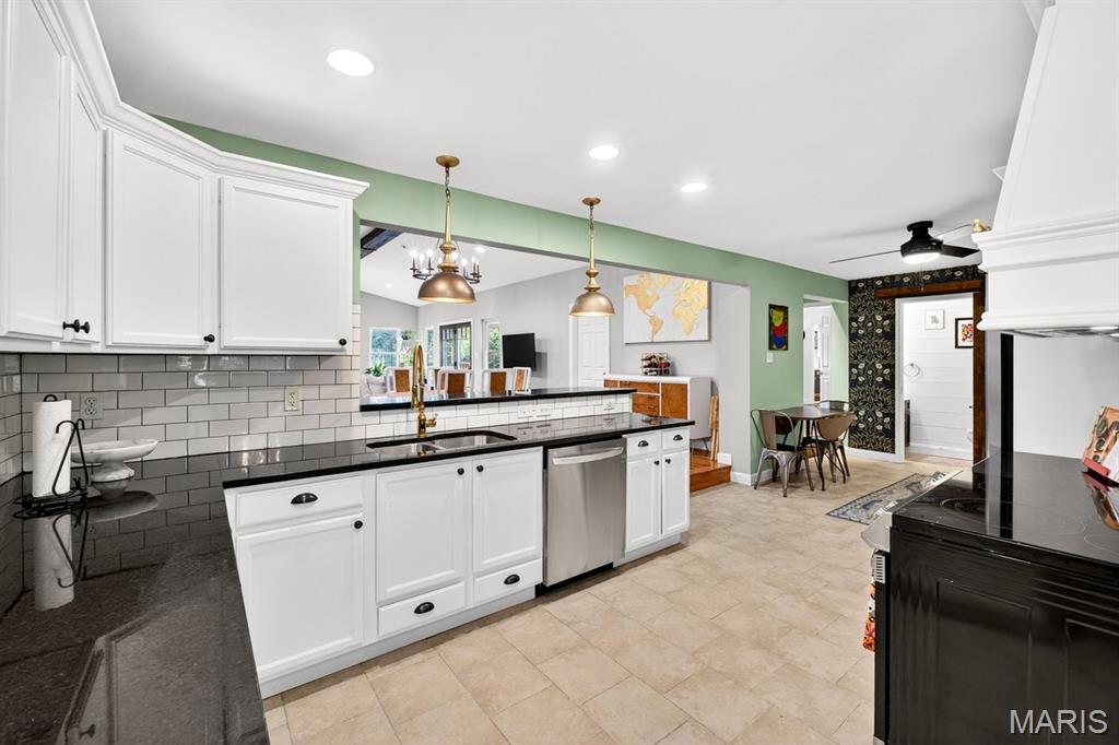 St Louis, Missouri 63119, United States, 3 Bedrooms Bedrooms, ,3 BathroomsBathrooms,Residential,Coming Soon,184699