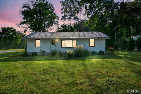 Tiny photo for 140 N Ethlyn Road, Winfield, MO 63389 (MLS # 25056759)