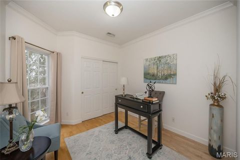 Tiny photo for 13115 Mill Crossing Court #307, Creve Coeur, MO 63141 (MLS # 25081432)