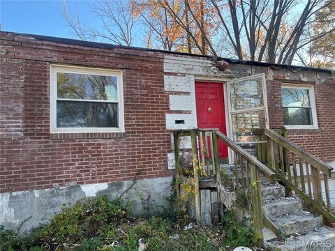 Photo of 1900 Hildred Avenue, St Louis, MO 63136 (MLS # 25076174)