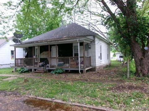 Tiny photo for 407 S 3rd Street, Elsberry, MO 63343 (MLS # 25028667)