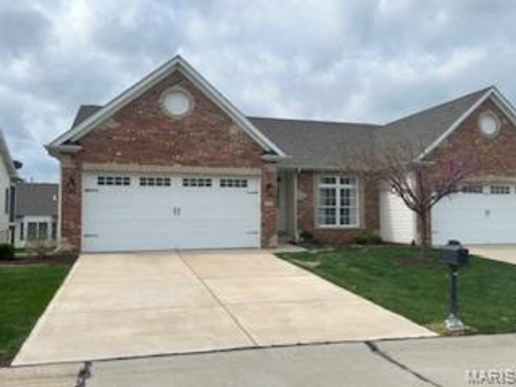 Photo of 244 Glasgow Drive, St Charles, MO 63301 (MLS # 26019759)