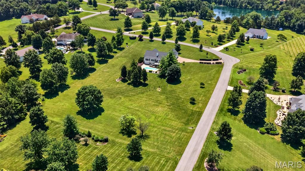512 Meadowfield Lane