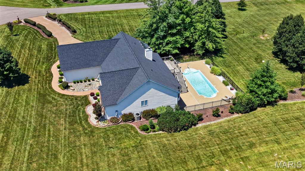 512 Meadowfield Lane