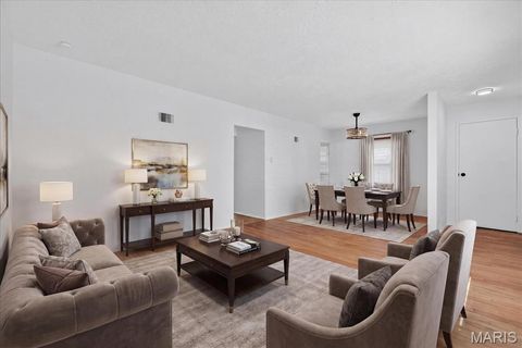 Tiny photo for 109 Lithia Avenue, Webster Groves, MO 63119 (MLS # 26039017)
