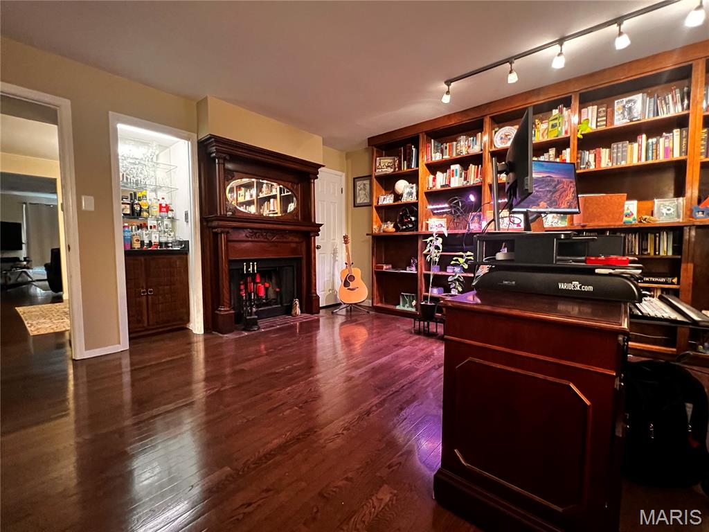 Goodall Manor Condo - Residential