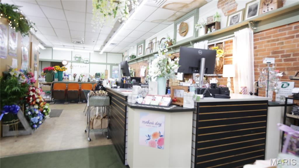 none - Commercial Sale