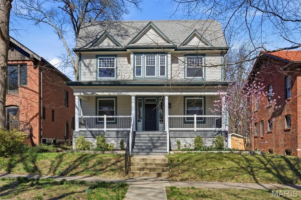 Photo of 7065 Waterman Avenue, University City, MO 63130 (MLS # 26026320)