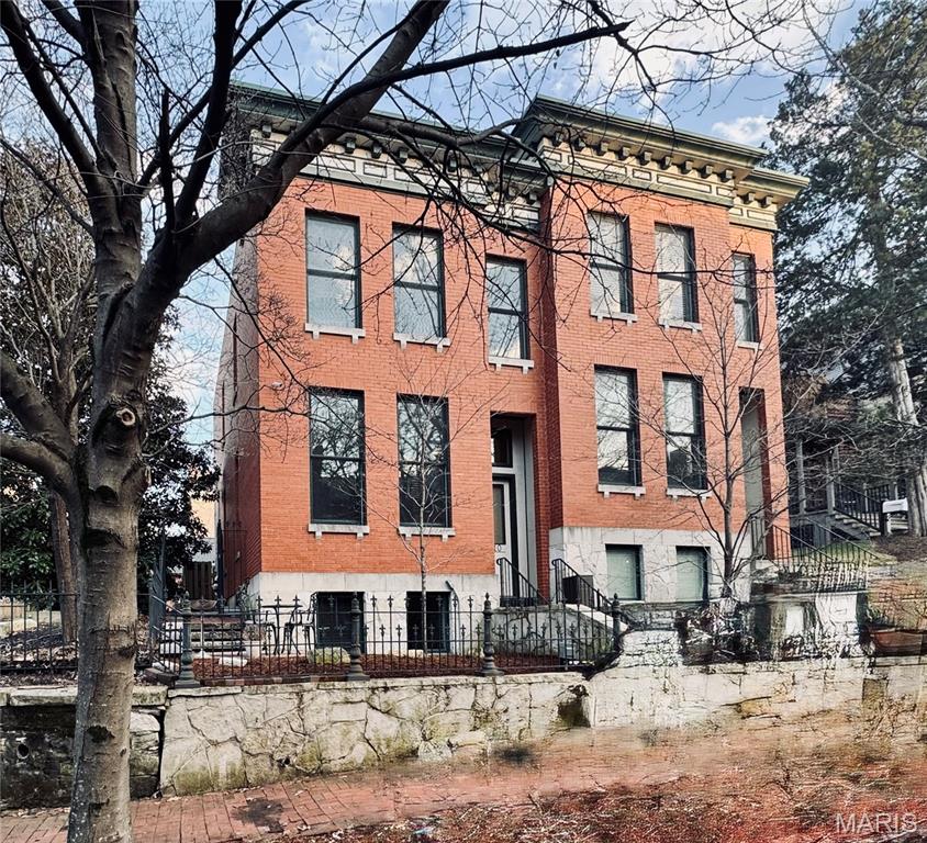 Lafayette Square - Residential